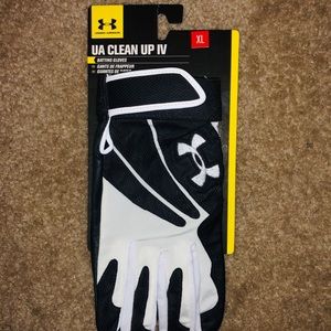 New men’s Under Armour batting baseball gloves ⚾️